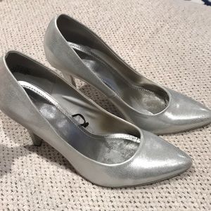 Silver heel